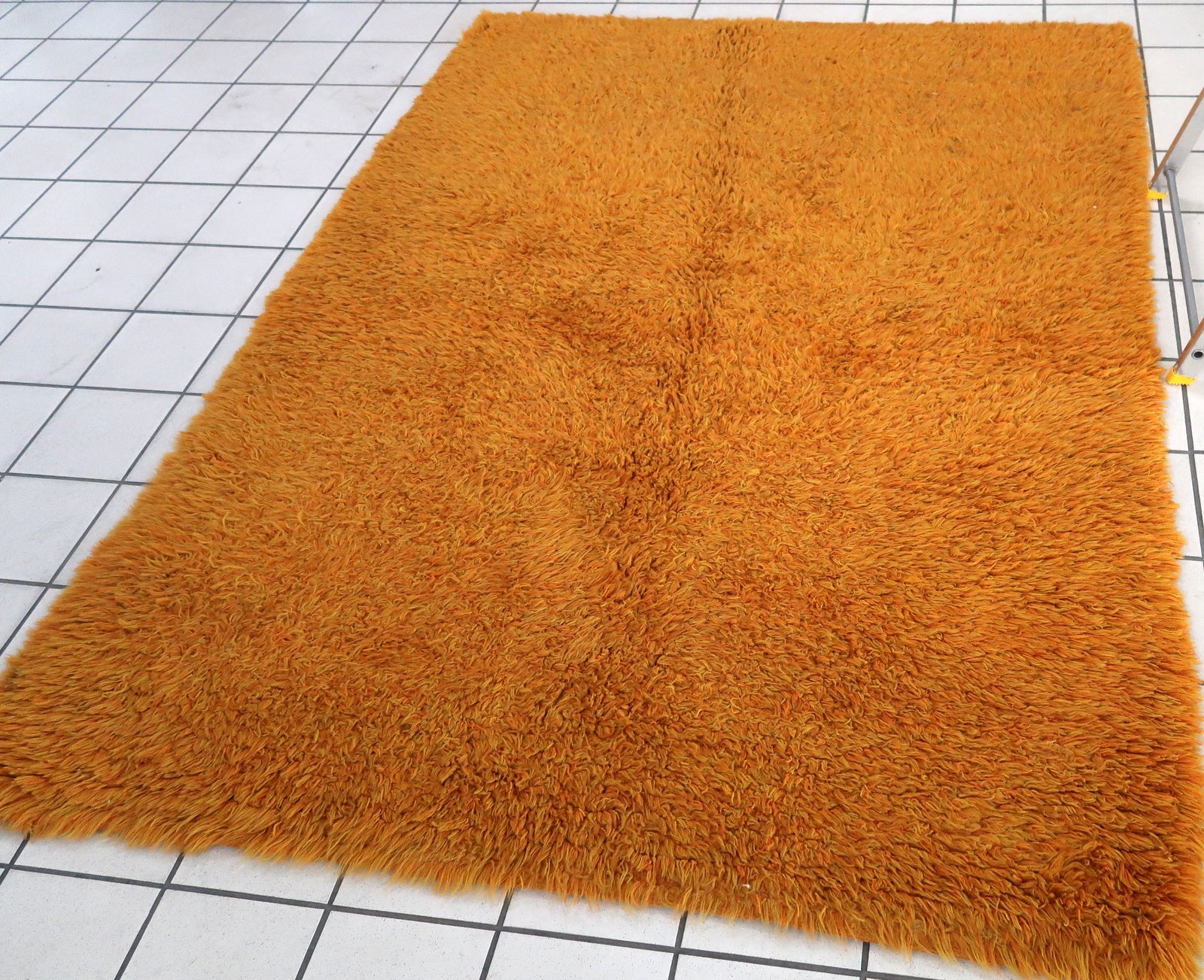 Handmade vintage Swedish Shag rug in original good condition. The rug is from the end of 20th century made in orange wool