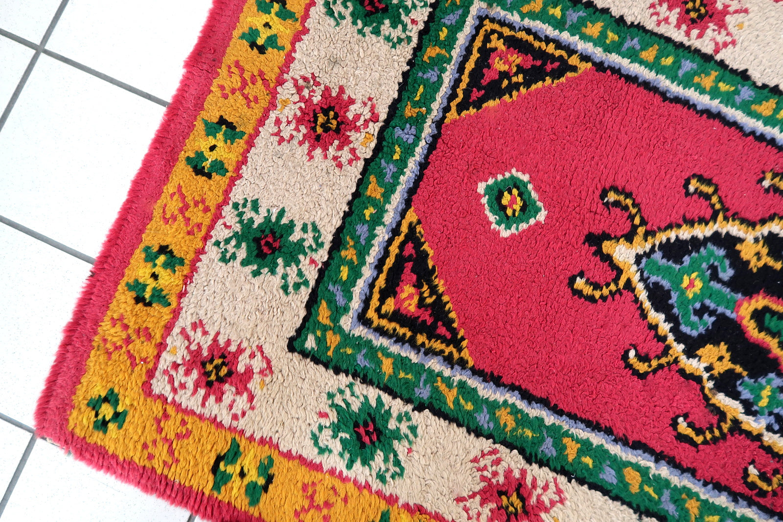 Vintage French Savonnerie rug in bright pink color. The rug has been made in wool in the end of 20th century. It is in original good condition.
