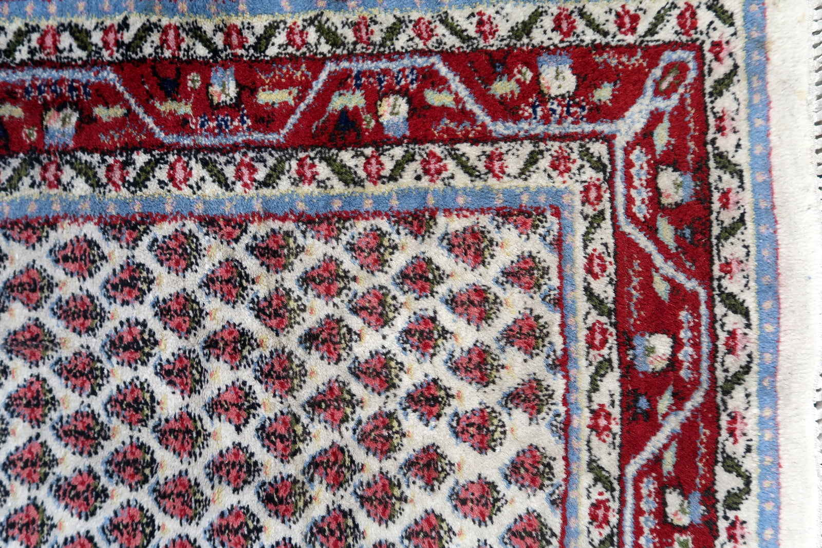 Handmade vintage Indian Seraband rug 1970s