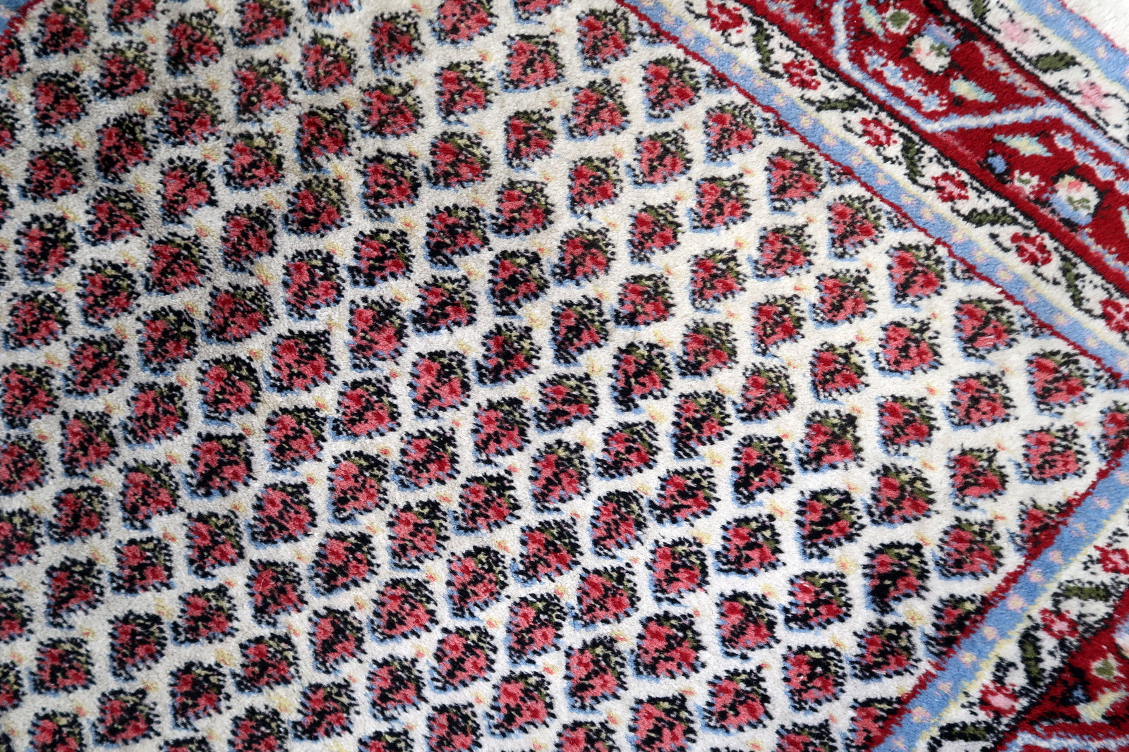 Handmade vintage Indian Seraband rug 1970s