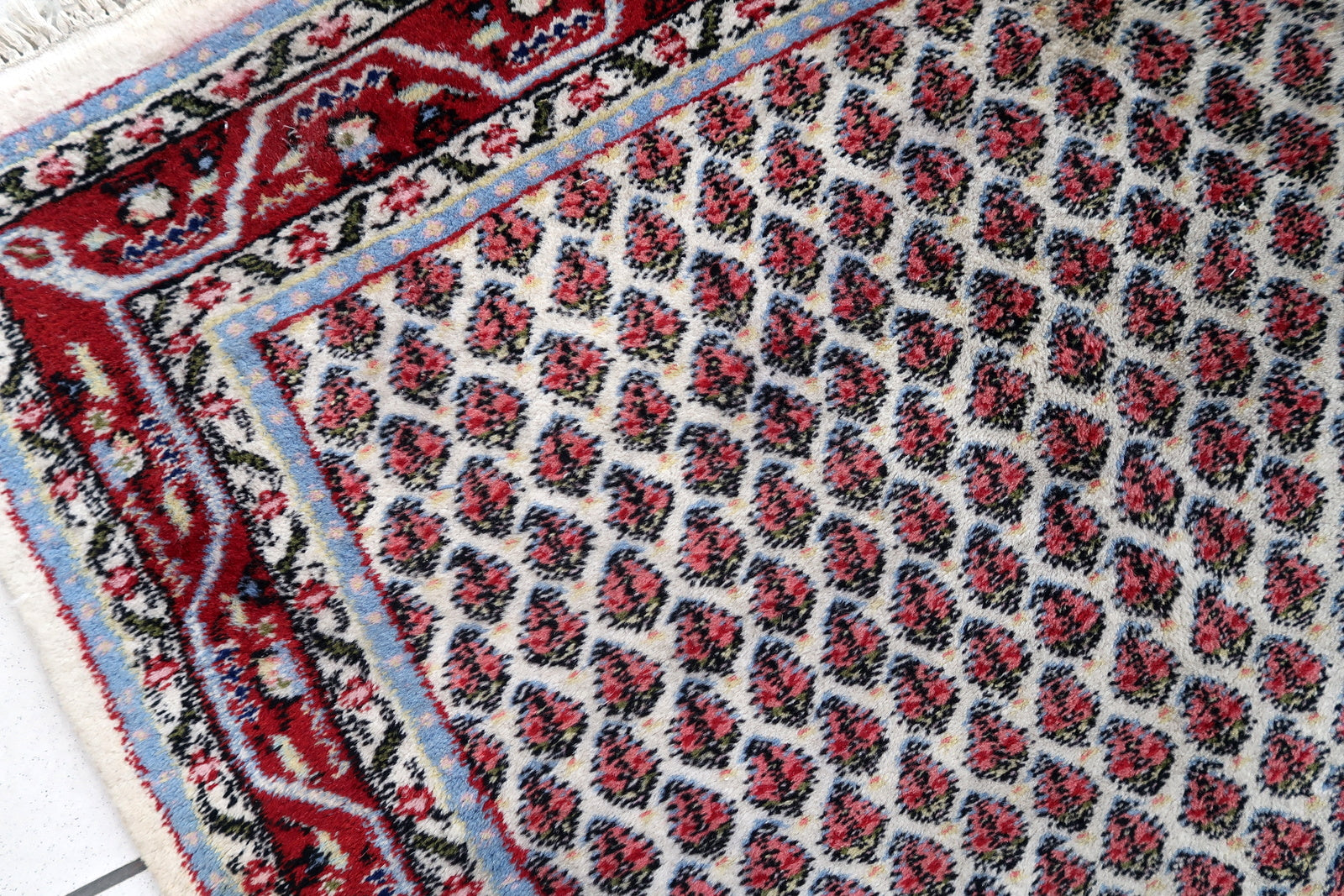 Handmade vintage Indian Seraband rug 1970s