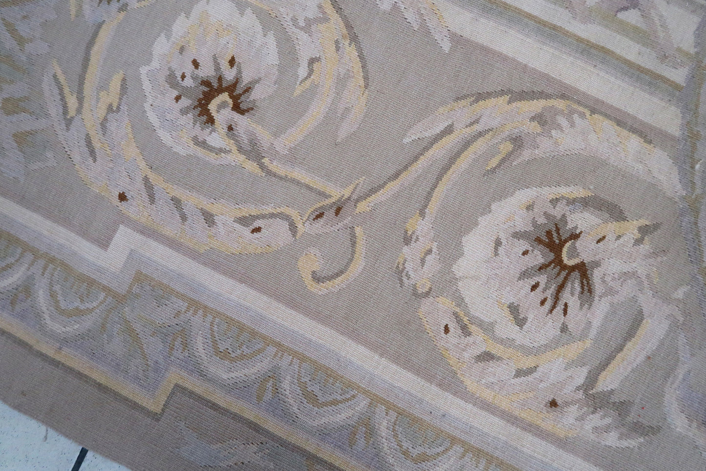 Handmade vintage French Aubusson rug 8.7' x 12.2' (267cm x 373cm) 1970s - 1C884