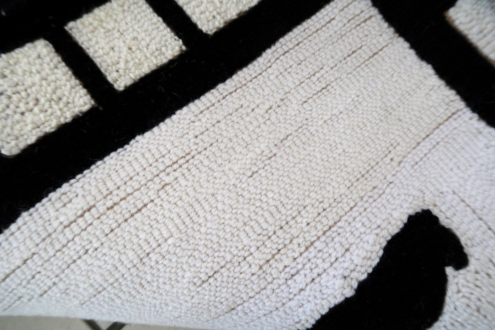 Handmade contemporary French Hooked rug made by One Royal Art, collection 2021. This rug is one of a kind made in France.