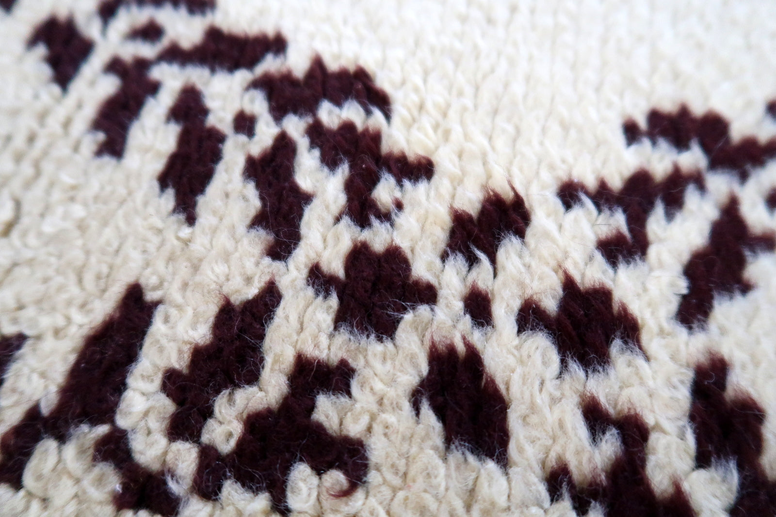Vintage French Savonnerie rug in bright pink color. The rug has been made in wool in the end of 20th century. It is in original good condition.