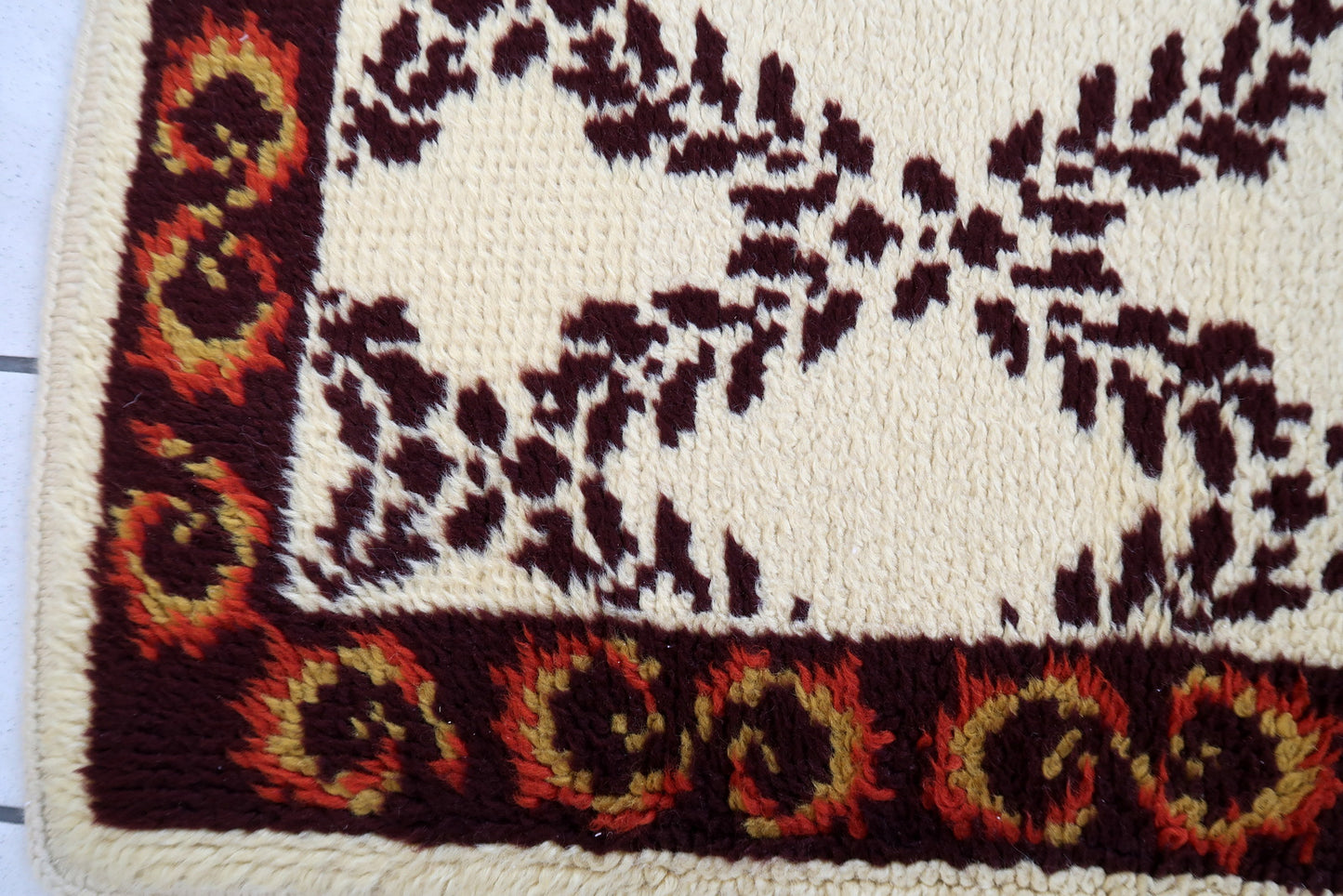 Vintage French Savonnerie rug in bright pink color. The rug has been made in wool in the end of 20th century. It is in original good condition.
