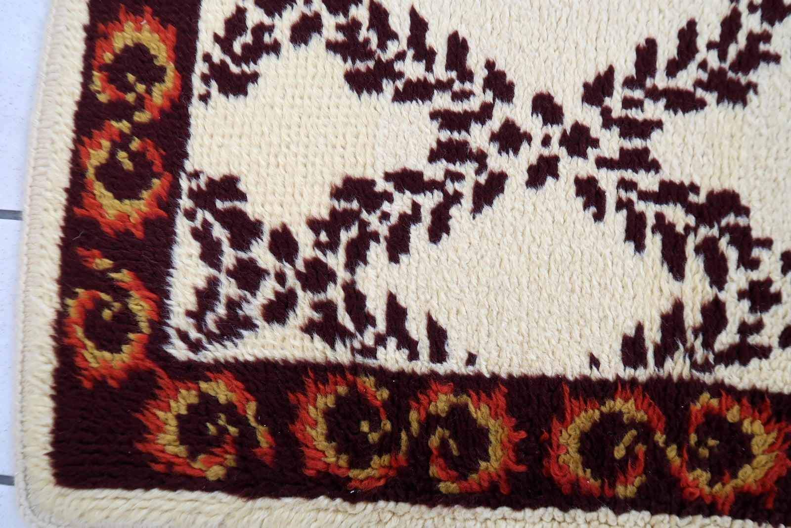Vintage French Savonnerie rug in bright pink color. The rug has been made in wool in the end of 20th century. It is in original good condition.