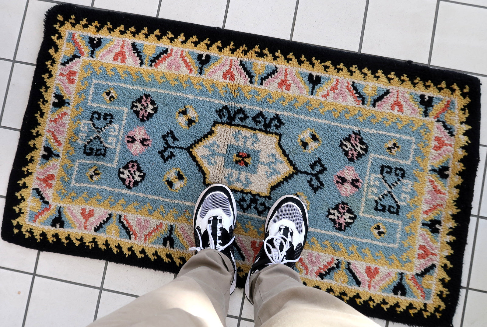 Vintage French Savonnerie rug in sky blue color. The rug has been made in wool in the end of 20th century. It is in original good condition.