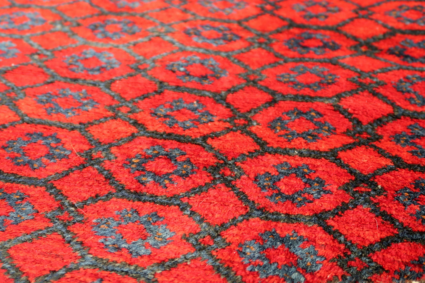 Handmade vintage Afghan Baluch prayer rug 3.1' x 4.5' (96cm x 140cm) 1950s - 1C902