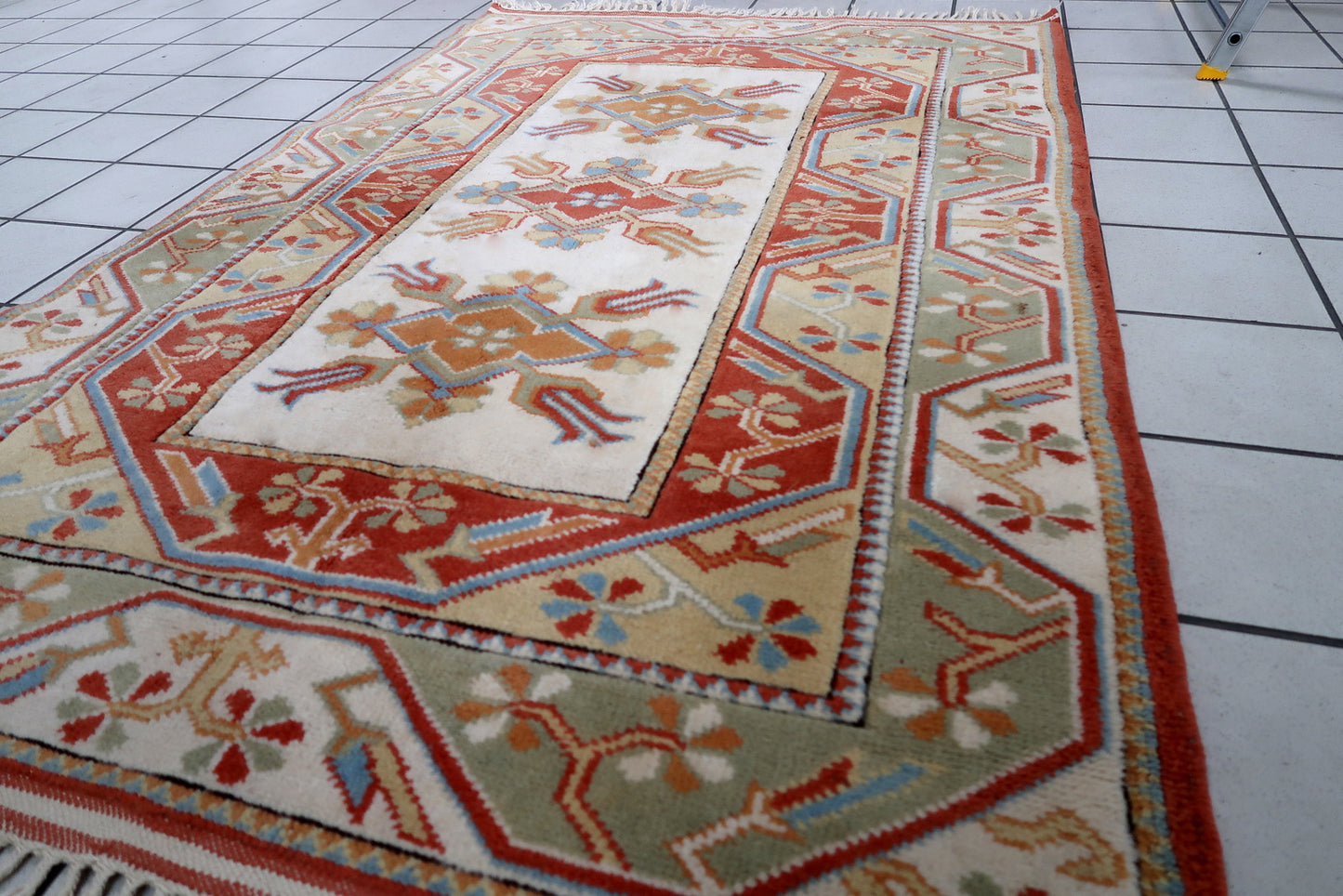 Handmade vintage Turkish Kars rug in wool. The rug is from the end of 20th century in original good condition.