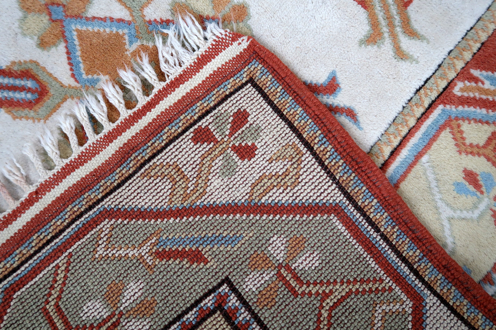 Handmade vintage Turkish Kars rug in wool. The rug is from the end of 20th century in original good condition.