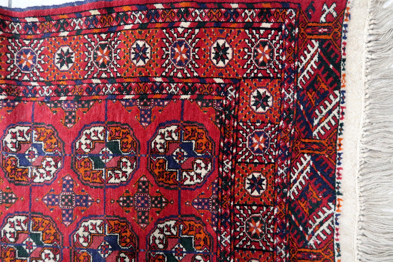 Handmade vintage Turkmen Tekke rug 1960s