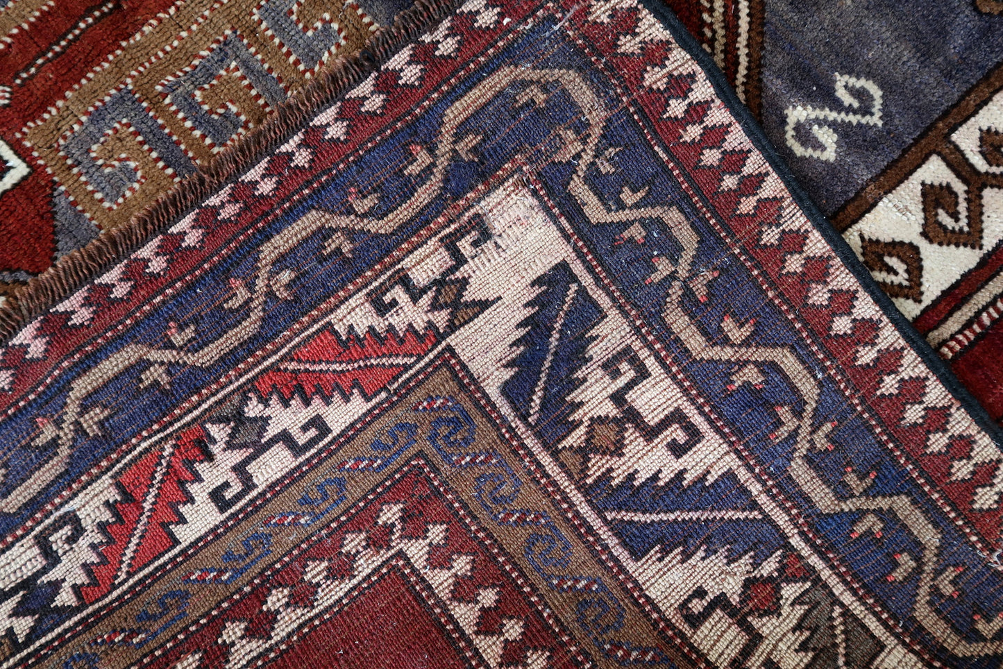 Handmade vintage Caucasian Kazak rug 5.9' x 8.2' (181cm x 251cm) 1940s - 1C921