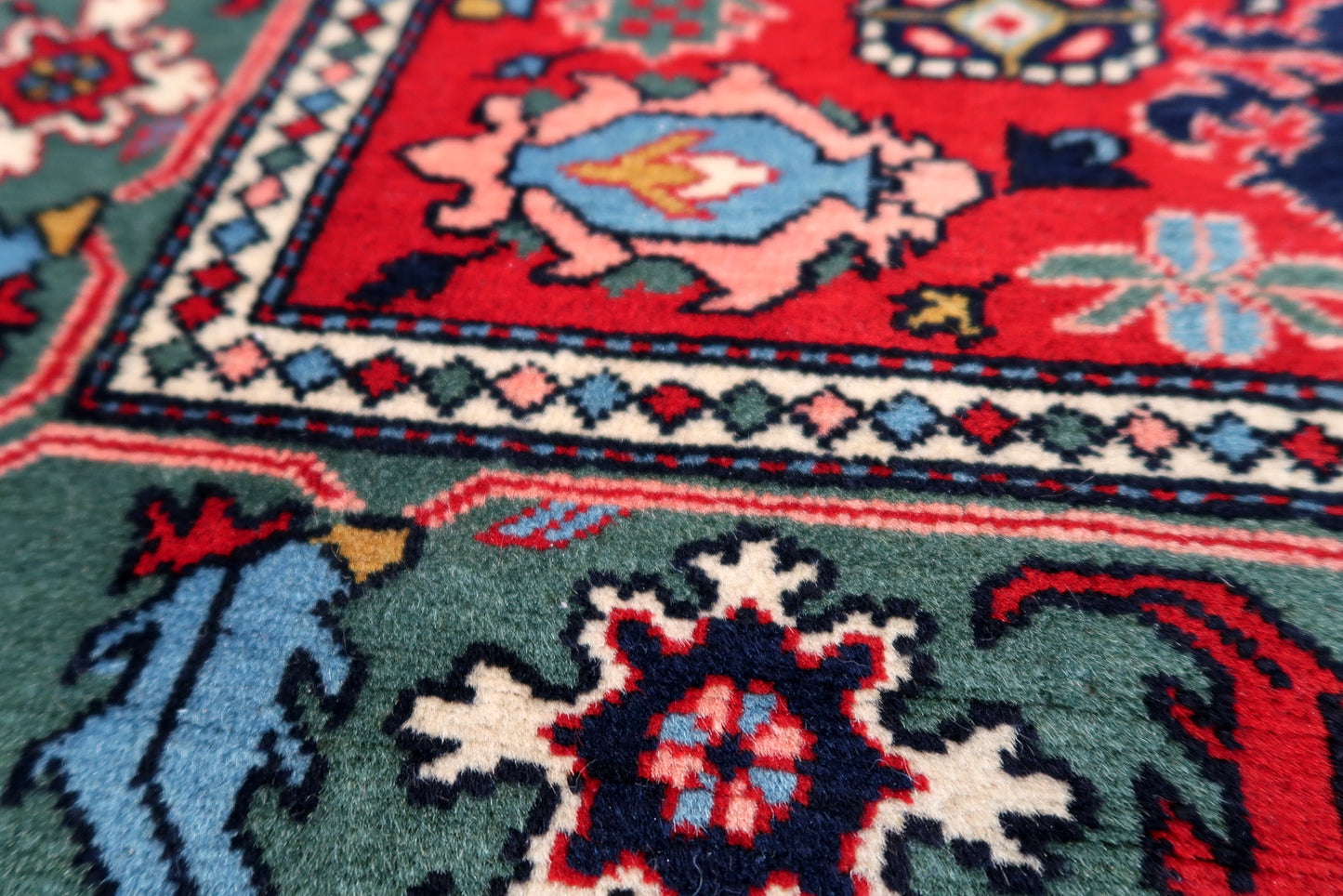 Handmade vintage Persian Tabriz rug 3' x 4.8' (93cm x 147cm) 1970s - 1C925