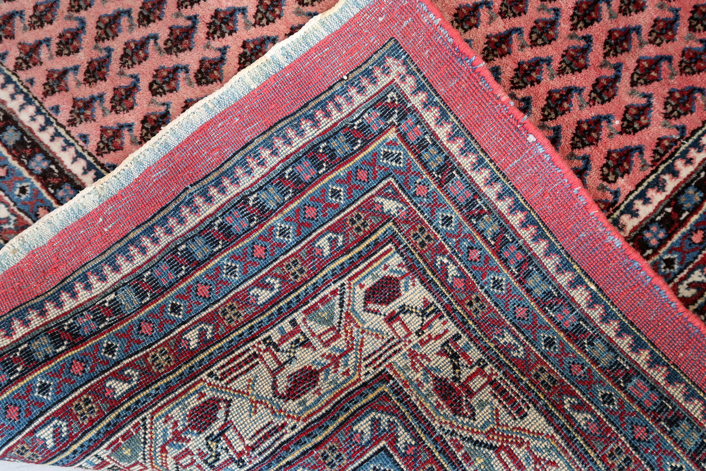 Handmade vintage Indian Seraband rug 6.3' x 8.9' (194cm x 274cm) 1970s - 1C935