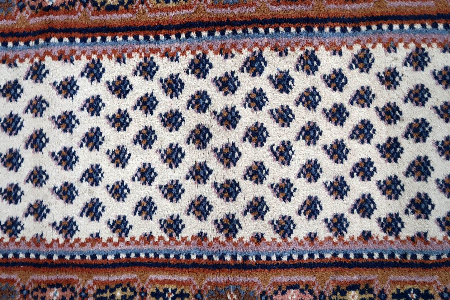 Handmade vintage Indian Seraband rug in original good condition. The rug has been made in traditional pattern, it is from circa1970s. 