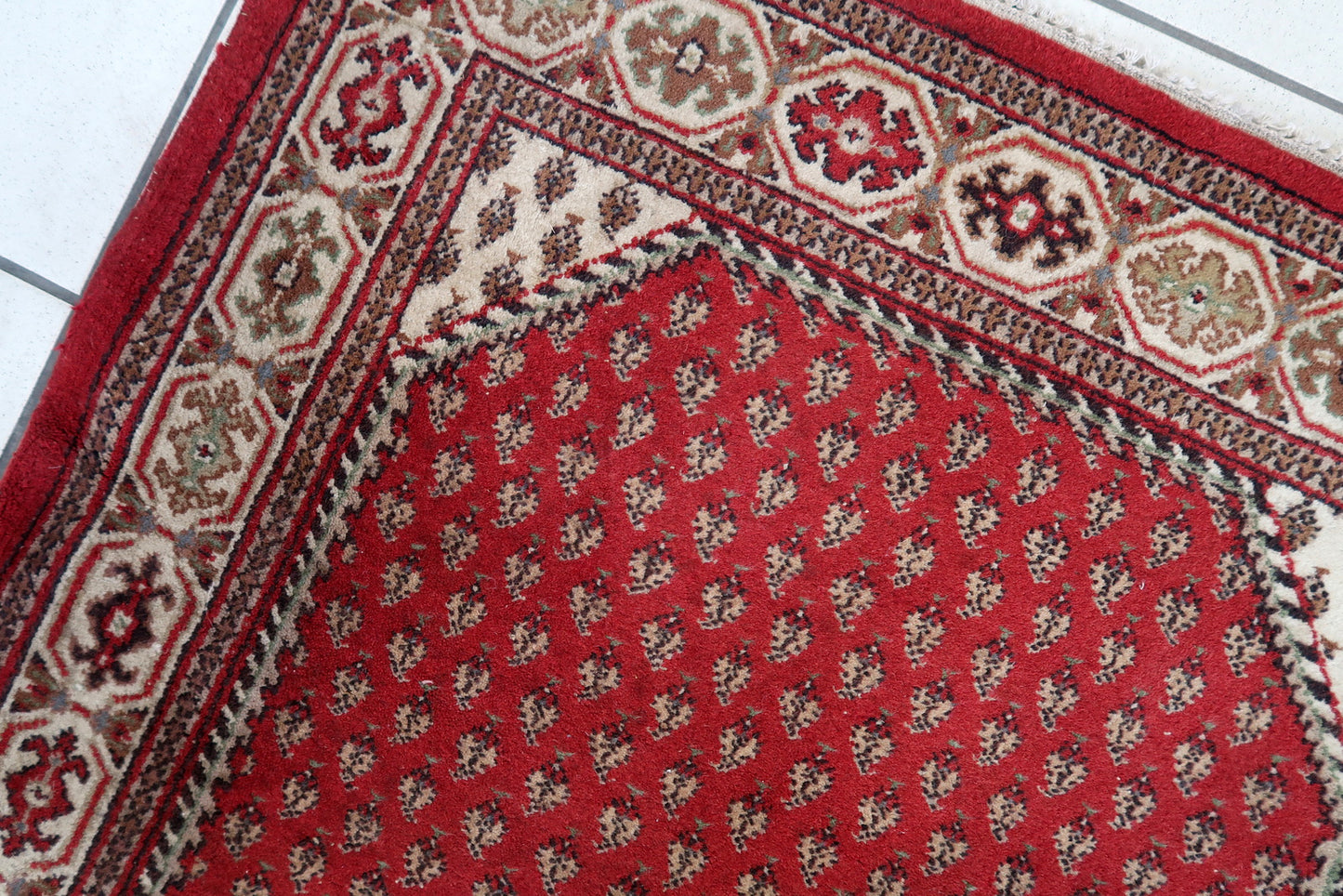 Handmade vintage Indian Seraband rug 1970s