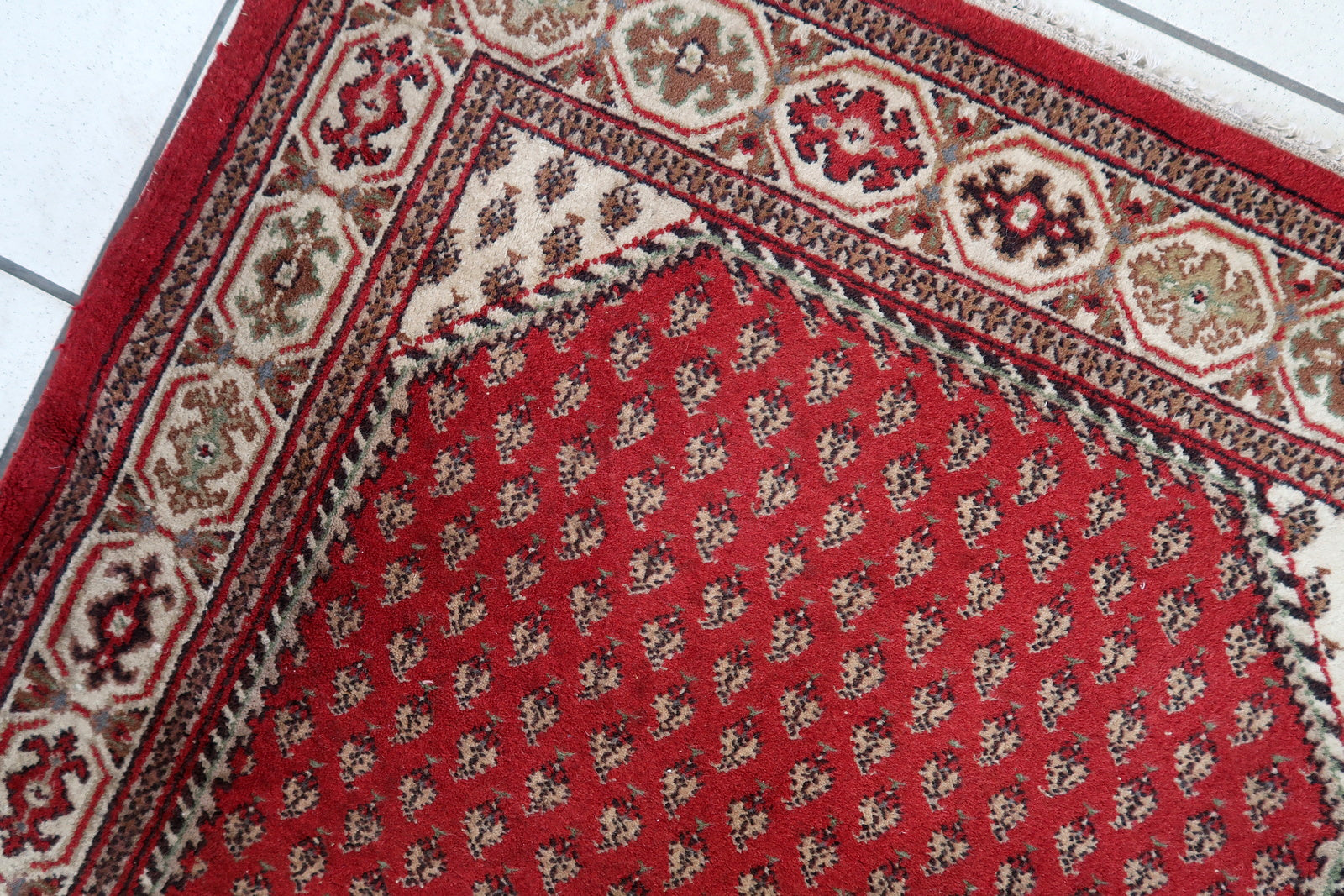 Handmade vintage Indian Seraband rug 1970s