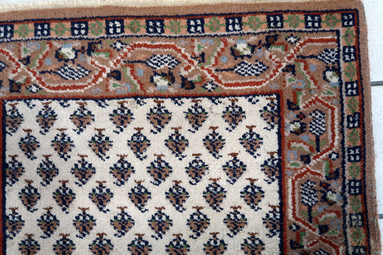 Handmade vintage Indian Seraband rug 1970s