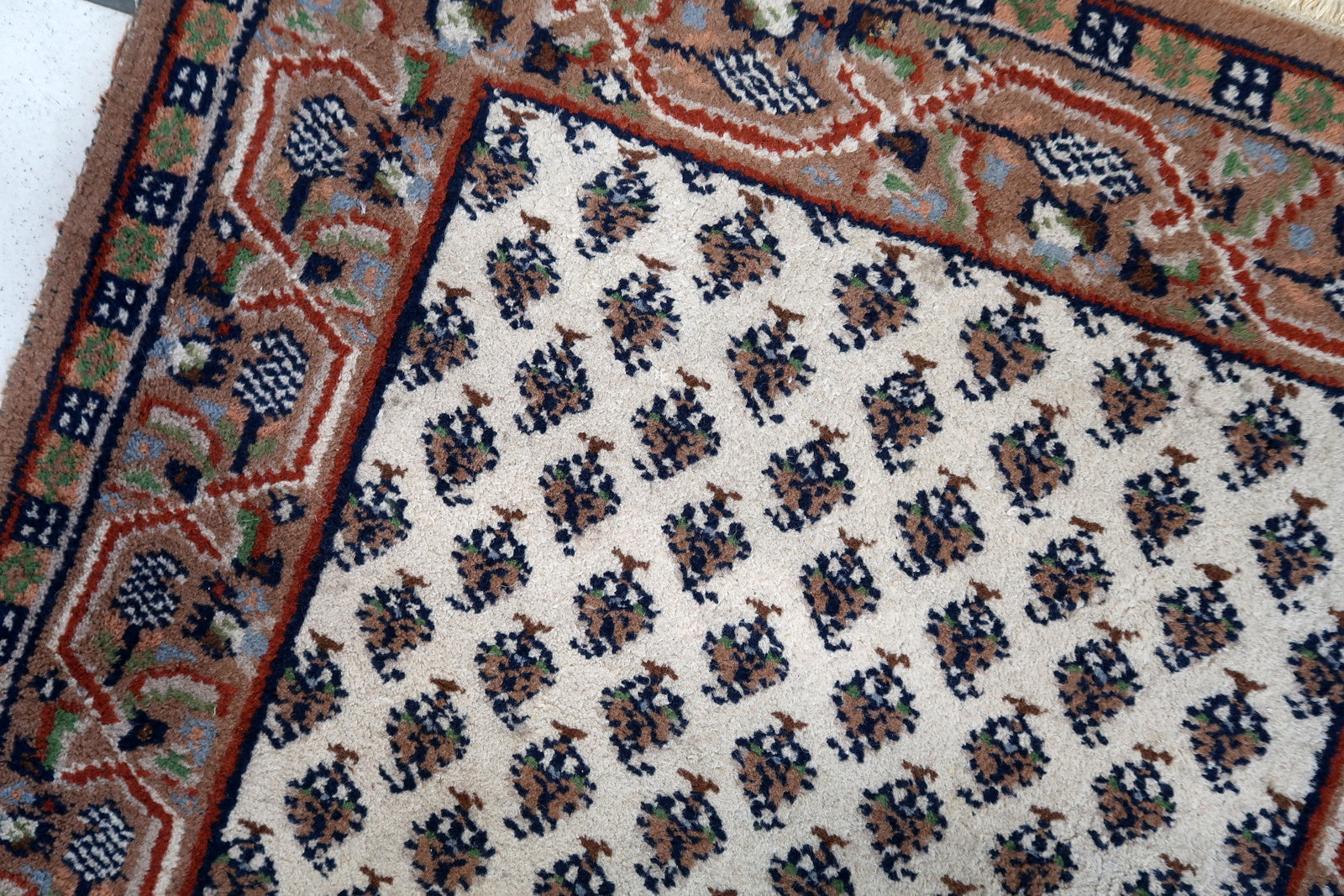 Handmade vintage Indian Seraband rug 1970s