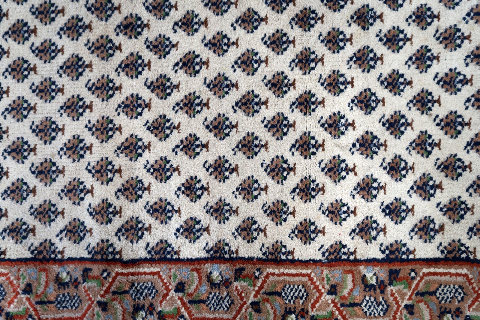 Handmade vintage Indian Seraband rug 1970s