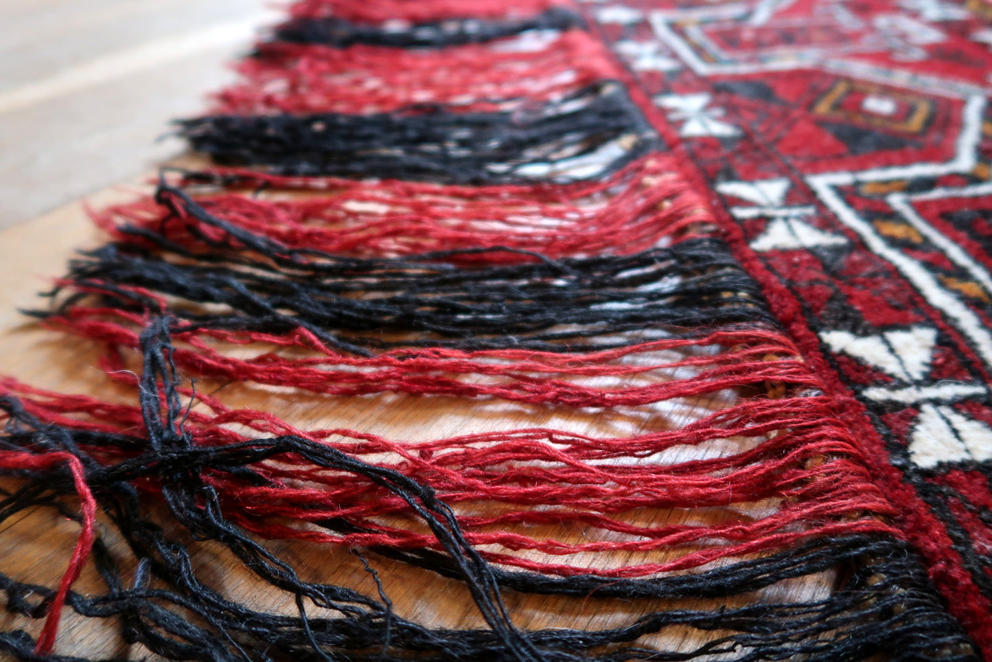 Handmade vintage Turkmen Beshir Torba rug 1.1' x 4.1' (35cm x 125cm) 1970s - 1C948