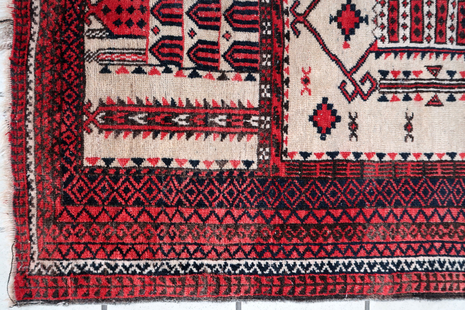 Handmade antique Afghan Baluch prayer rug 1910s