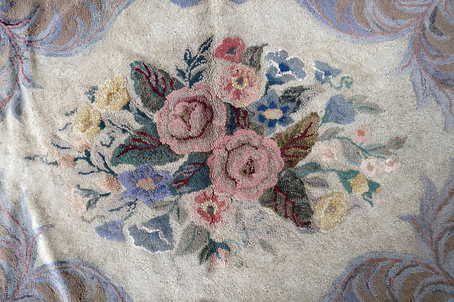 Handmade antique American Hooked rug 1880s