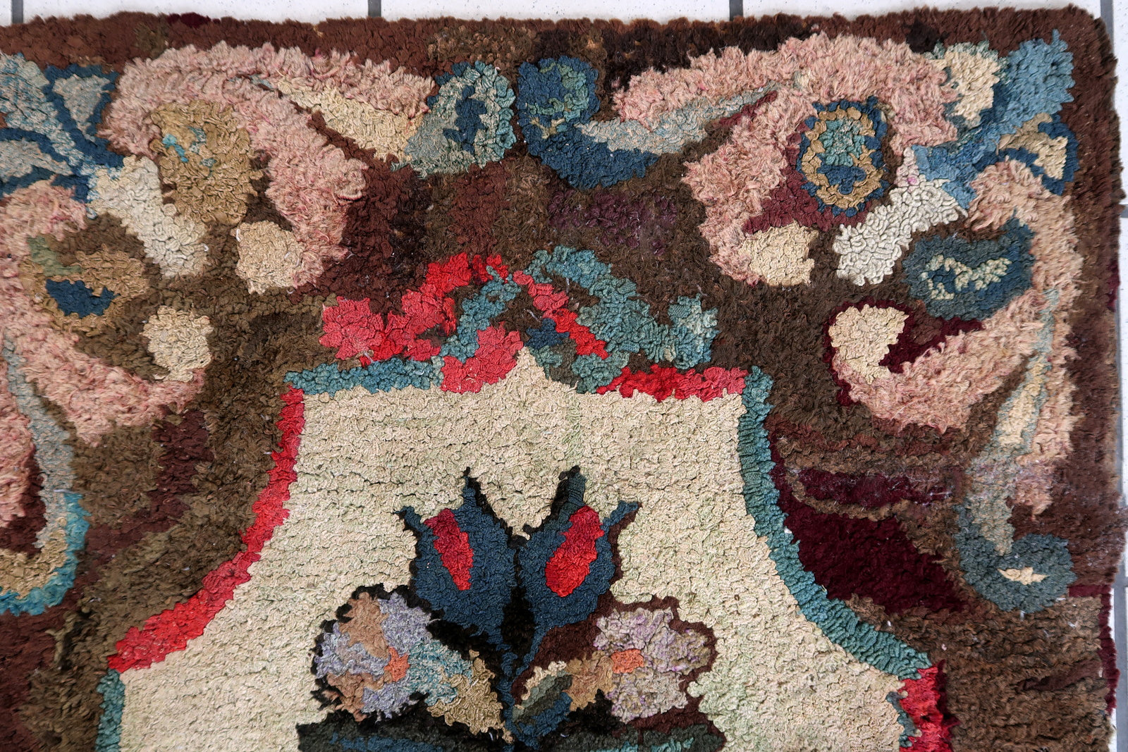 Handmade antique American Hooked rug 1880s