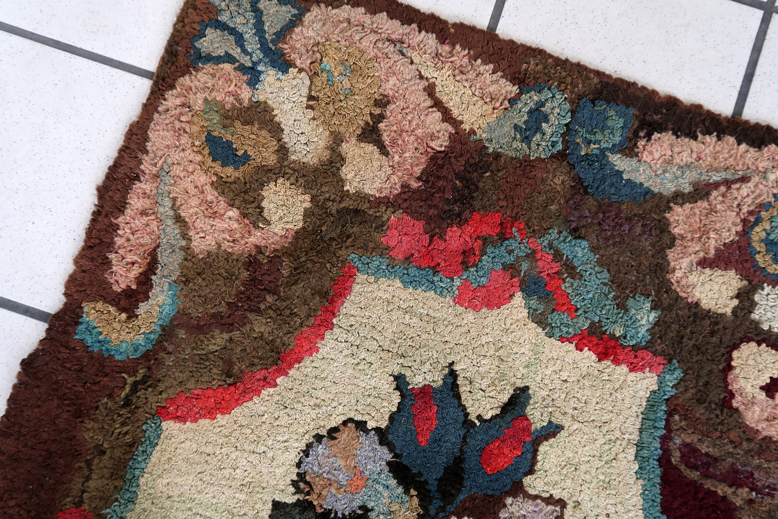 Handmade antique American Hooked rug 1880s