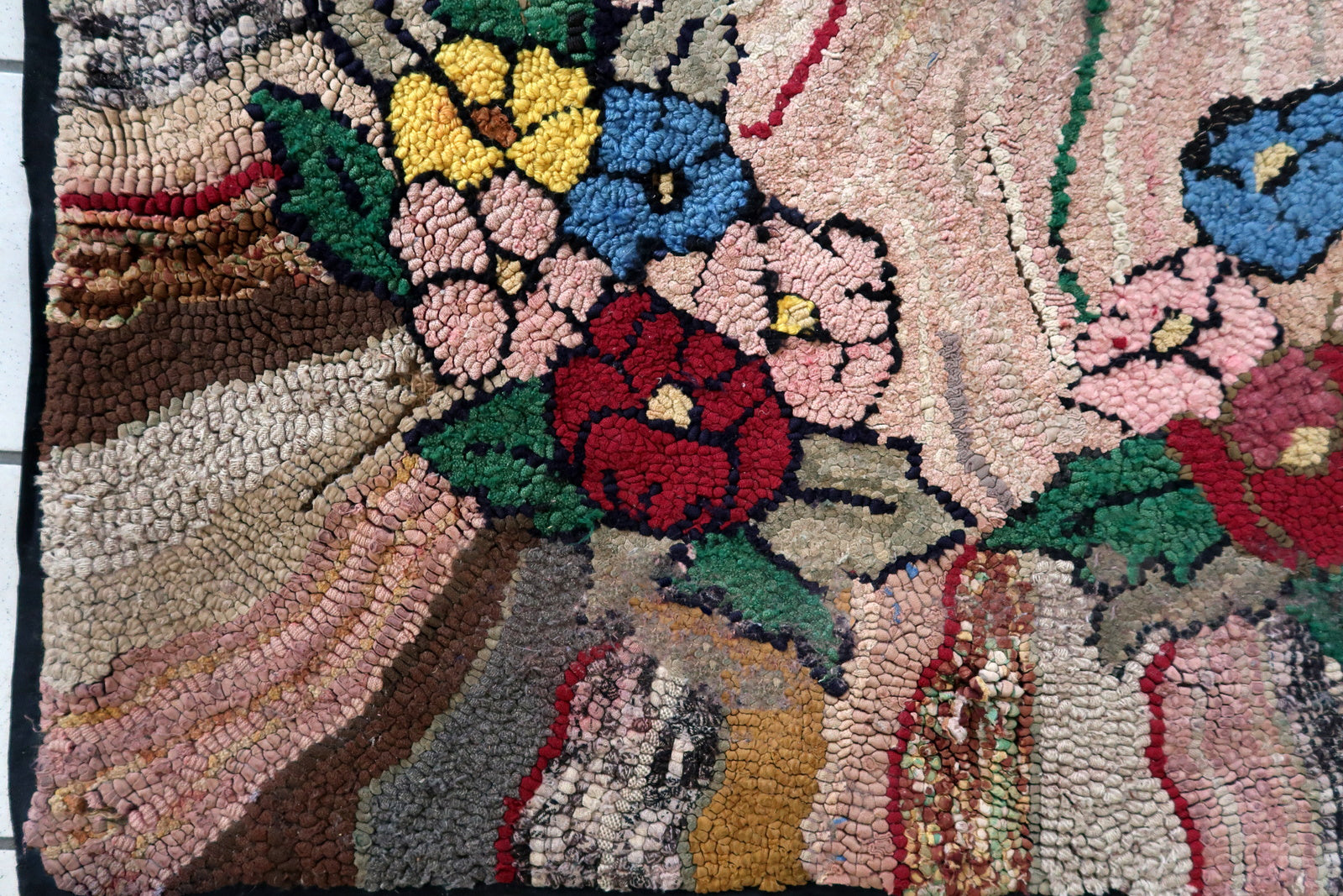 Handmade antique American Hooked rug 1880s