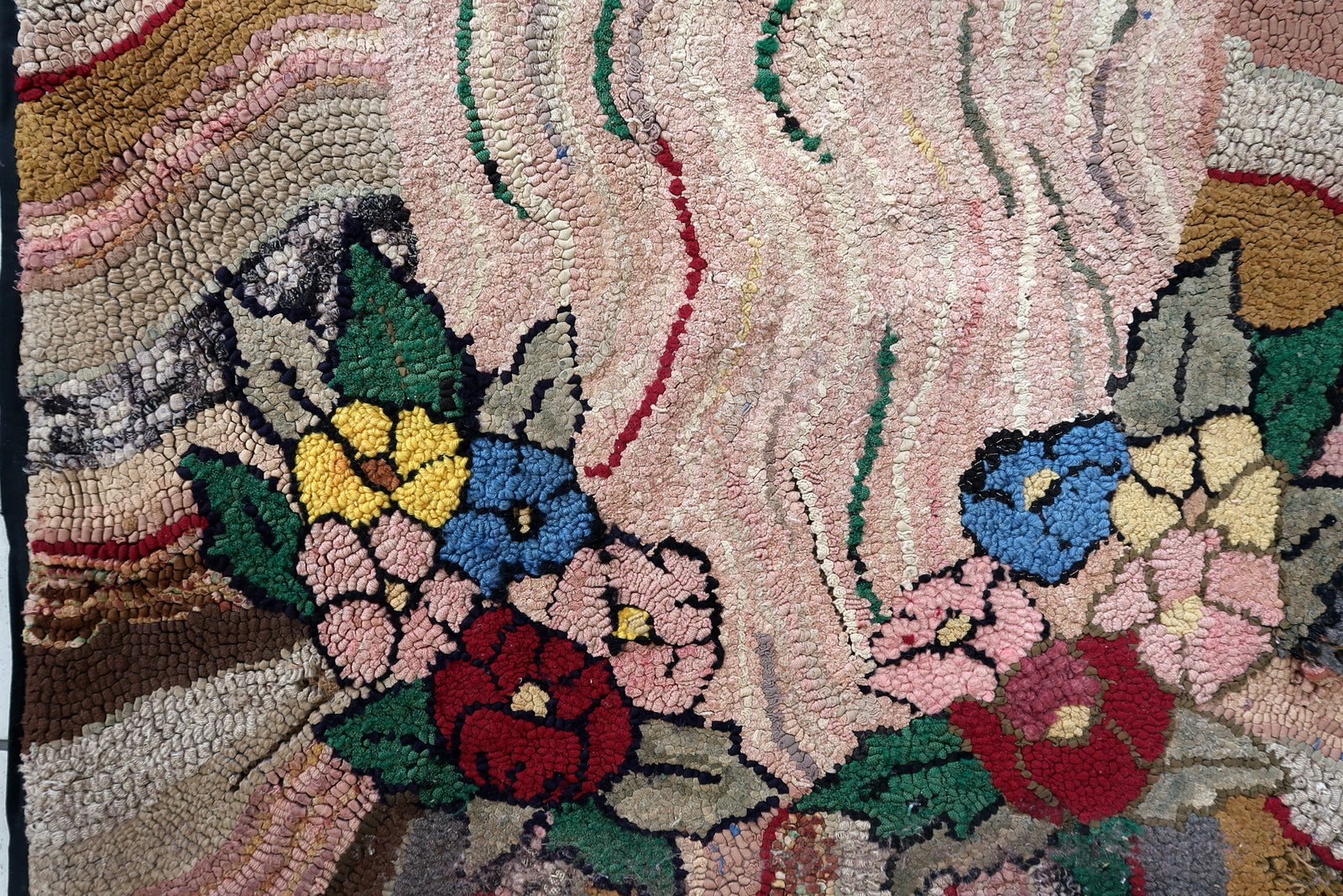 Handmade antique American Hooked rug 1880s