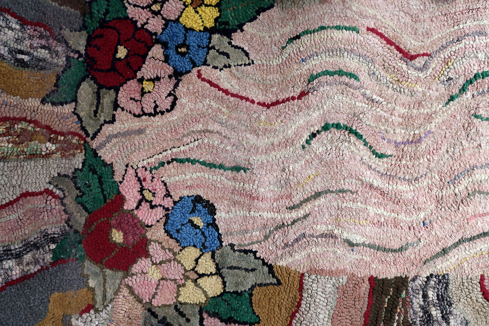 Handmade antique American Hooked rug 1880s