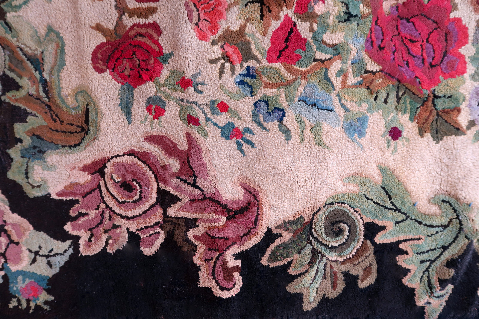 Handmade antique American Hooked rug 1880s