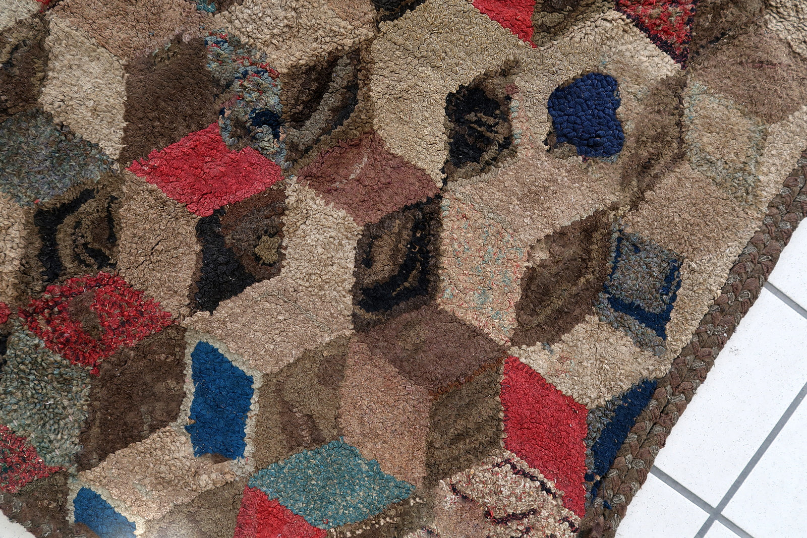 Handmade antique American Hooked rug 1880s