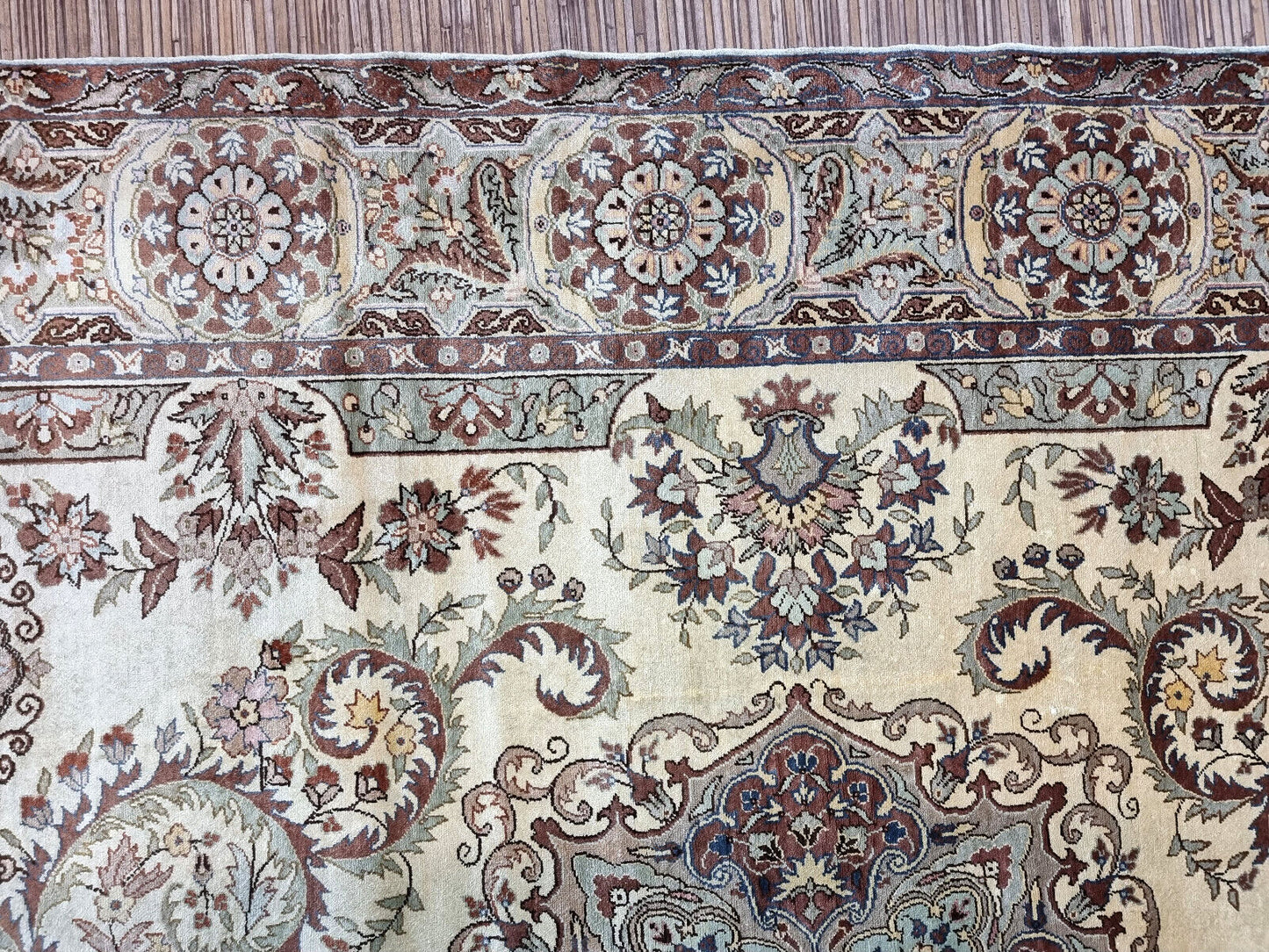 Handmade vintage Turkish Kayseri rug made in silk. The rug is from the end of 20th century in original good condition.