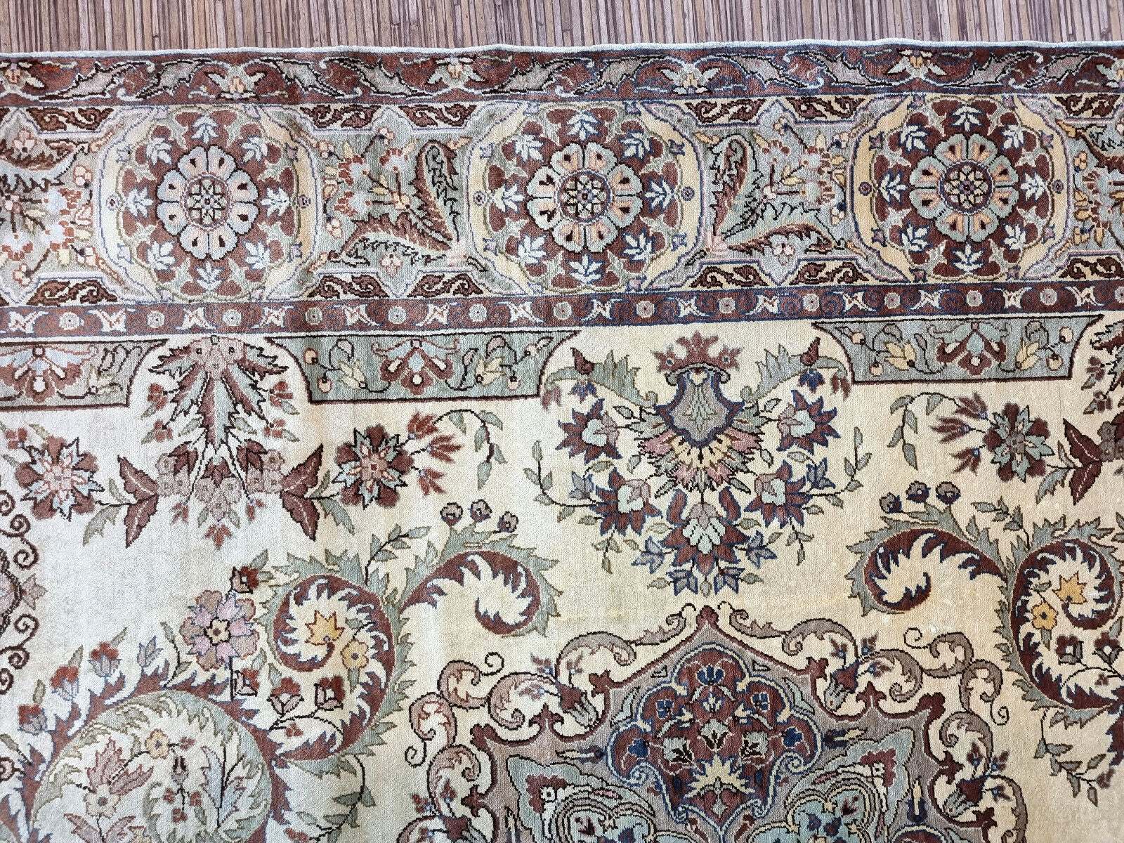 Handmade vintage Turkish Kayseri rug made in silk. The rug is from the end of 20th century in original good condition.
