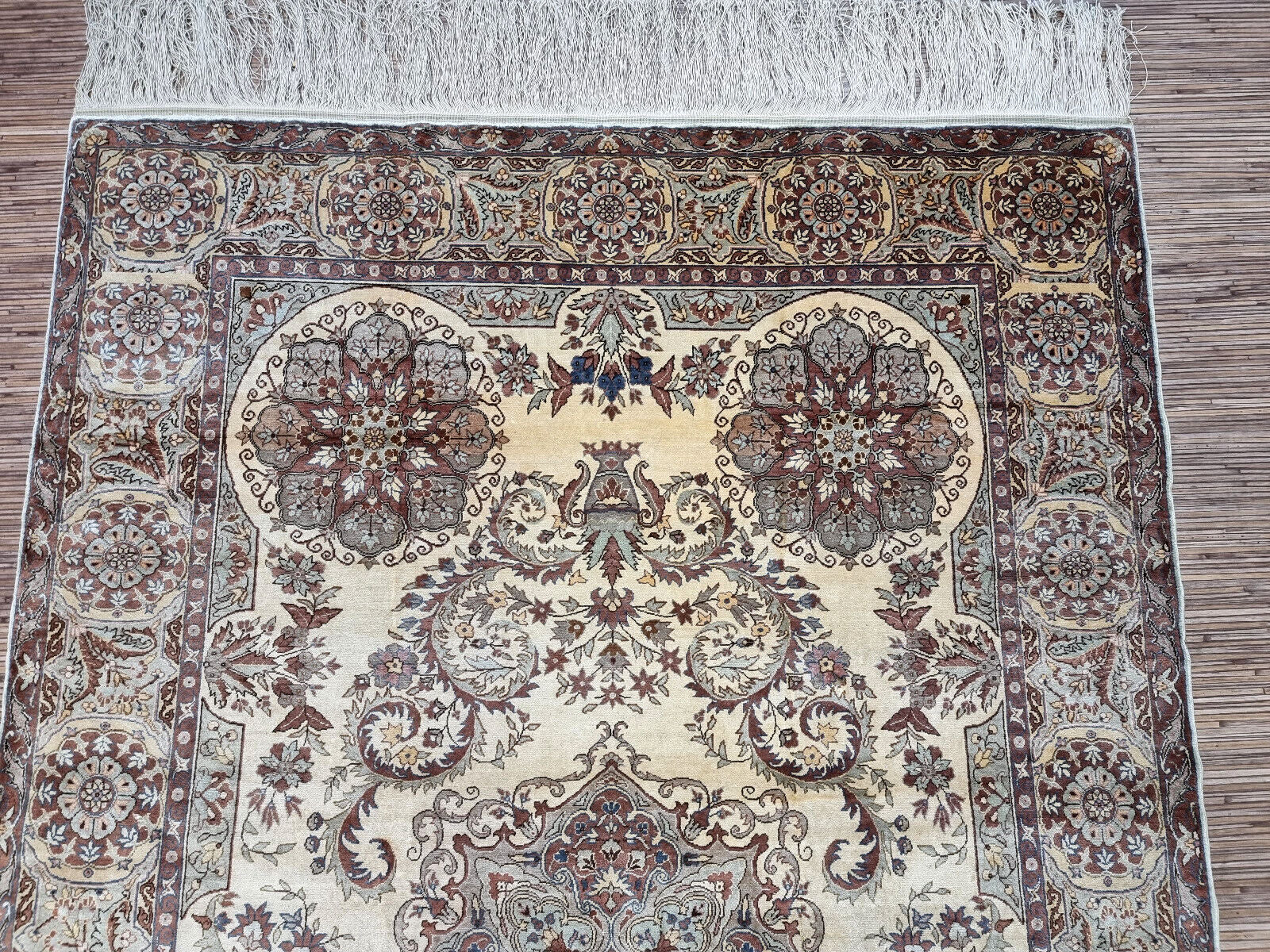 Handmade vintage Turkish Kayseri rug made in silk. The rug is from the end of 20th century in original good condition.