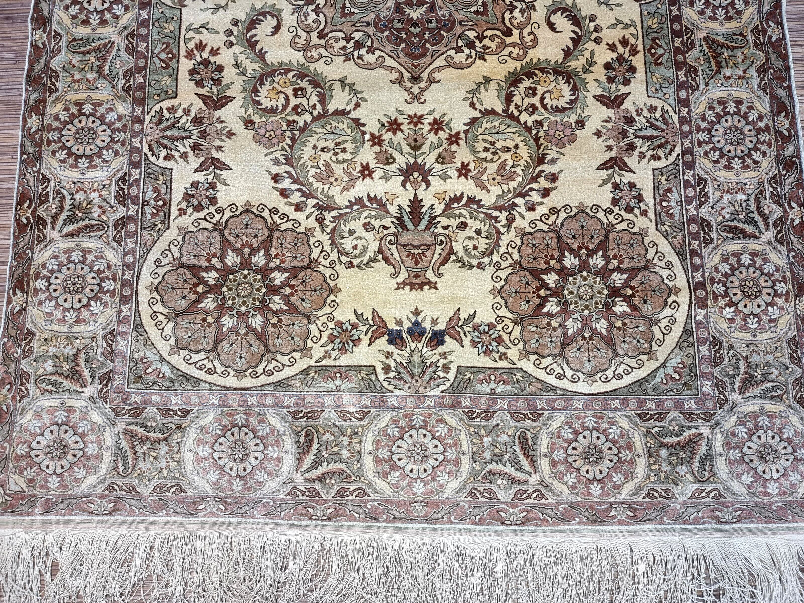 Handmade vintage Turkish Kayseri rug made in silk. The rug is from the end of 20th century in original good condition.