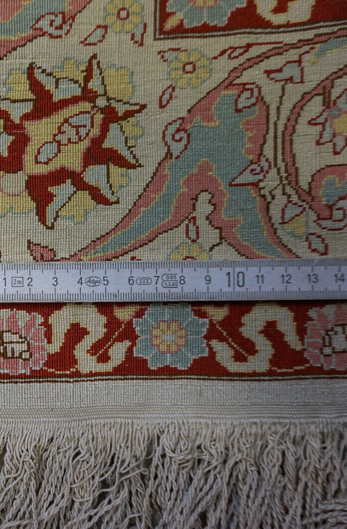 Handmade vintage Turkish Hereke silk prayer rug 3.3' x 5.1' (103cm x 158cm) 1950s - 1D11