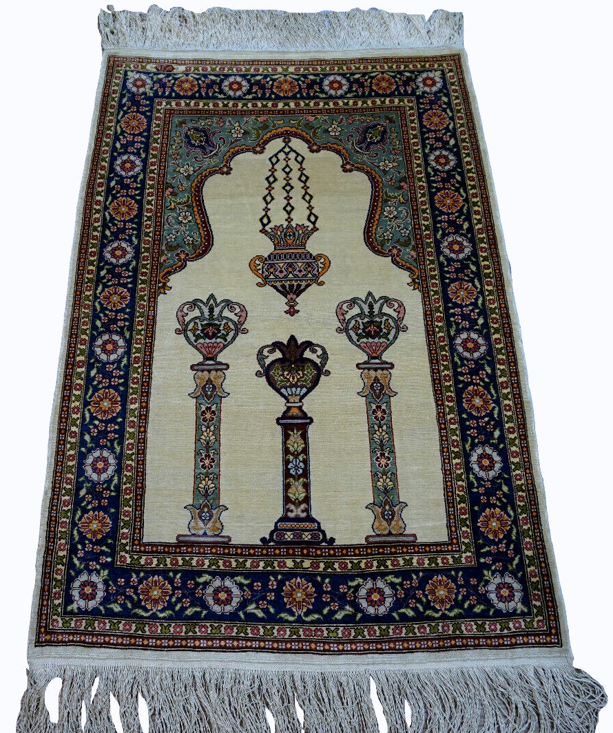Handmade vintage Turkish Hereke silk prayer rug 2' x 3' (62cm x 93cm) – One  Royal Art