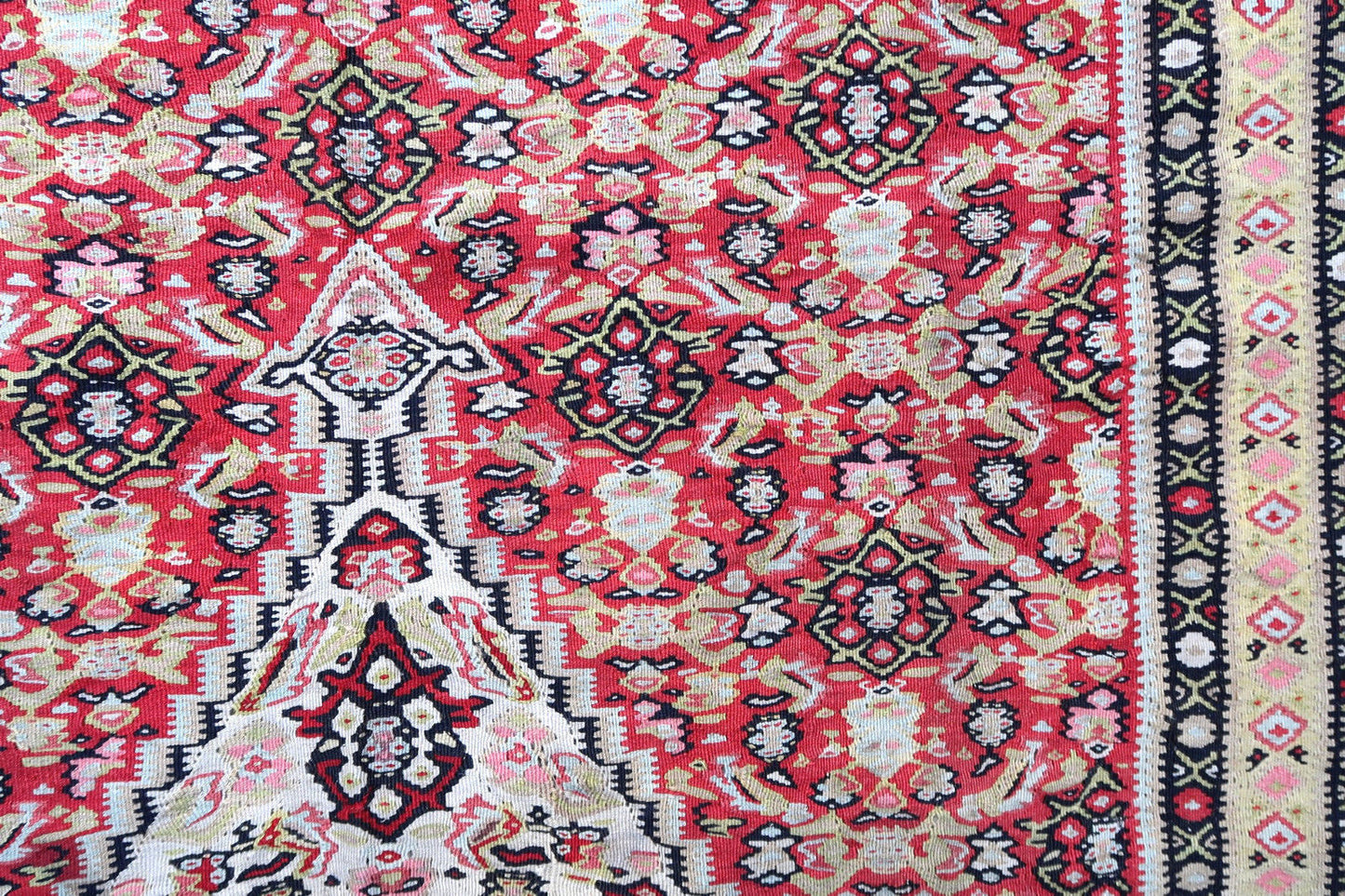 Handmade antique Persian Senneh kilim 3.9' x 6.4' (120cm x 195cm) 1920s - 1P07