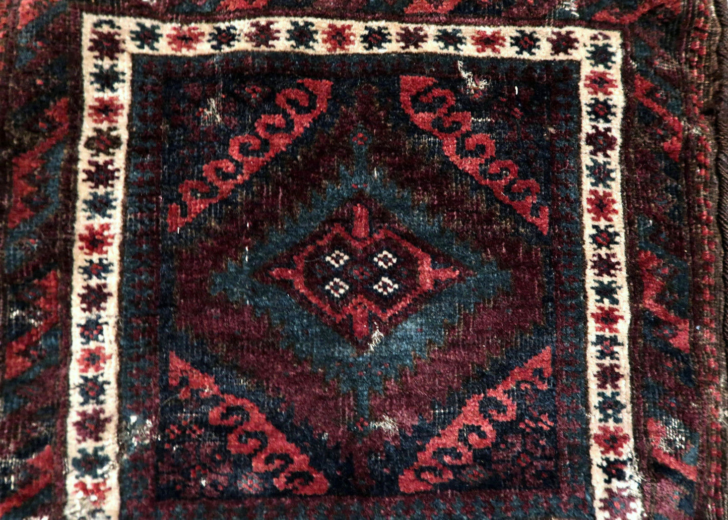 Handmade antique Afghan Baluch bag 1.4' x 1.5' (42cm x 47cm) 1880s - 1P31