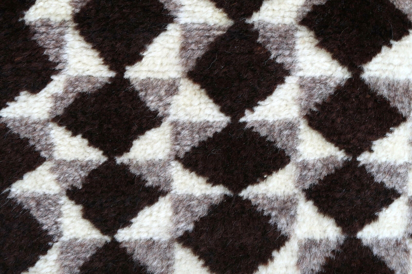 Handmade vintage Moroccan Berber rug 3.2' x 4.7' (97cm x 143cm) 1950s - 1P59