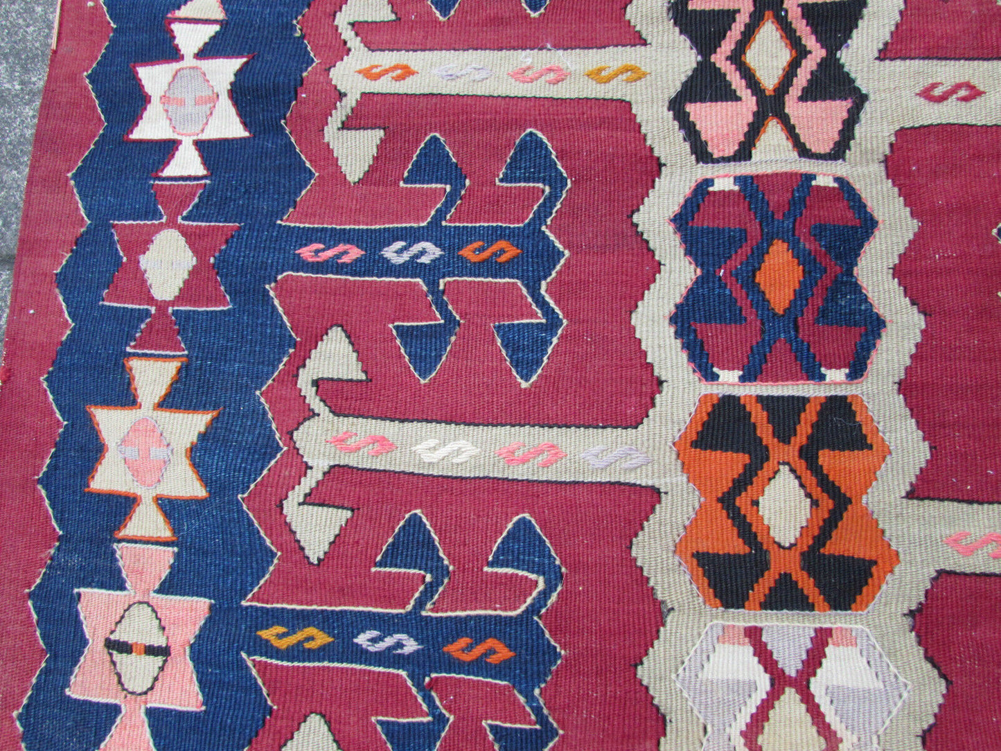 Handmade antique Turkish Anatolian kilim in natural shades and geometric design. The flatweave is from the beginning of 20th century in original good condition.