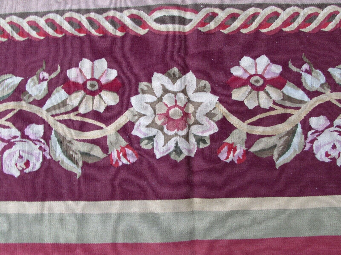 Handmade vintage French Aubusson rug 9.2' x 12' (281cm x 368cm) 1970s - 1Q15
