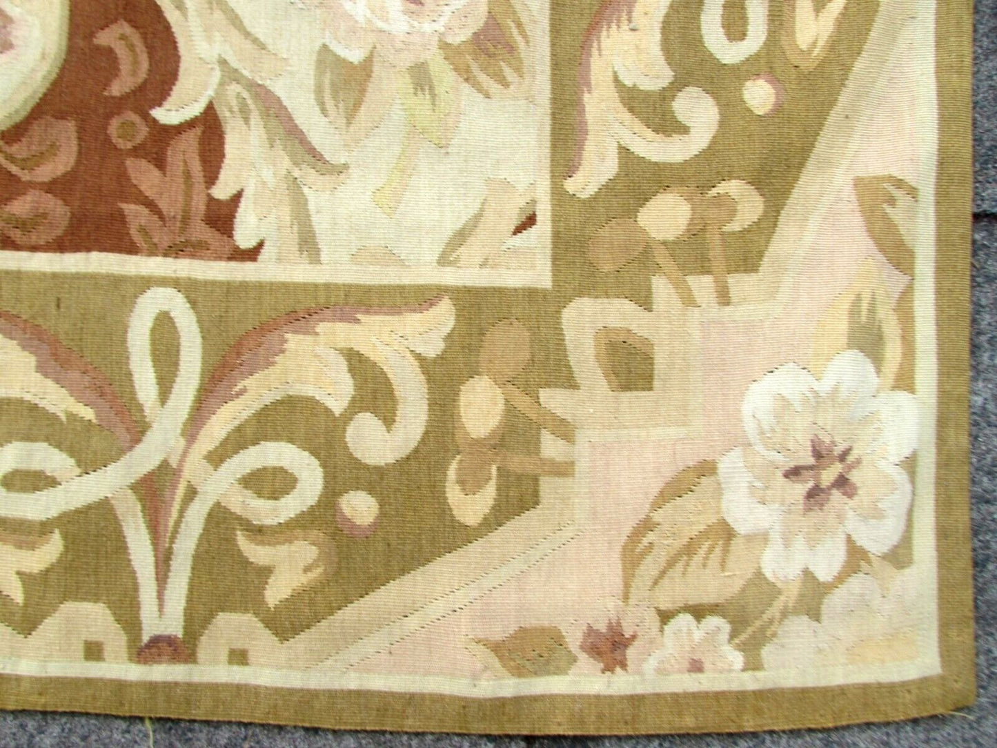 Handmade vintage French Aubusson rug 8.8' x 12.9' (270cm x 395cm) 1970s - 1Q23