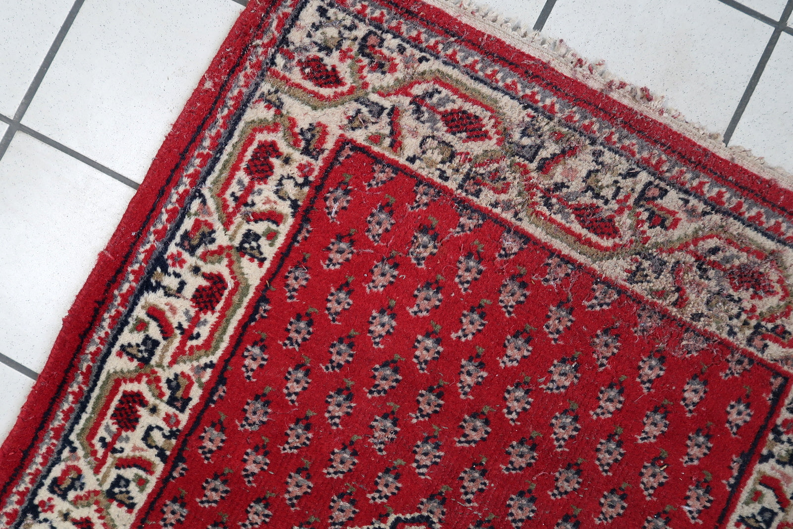 Handmade vintage Indian Seraband rug 1970s